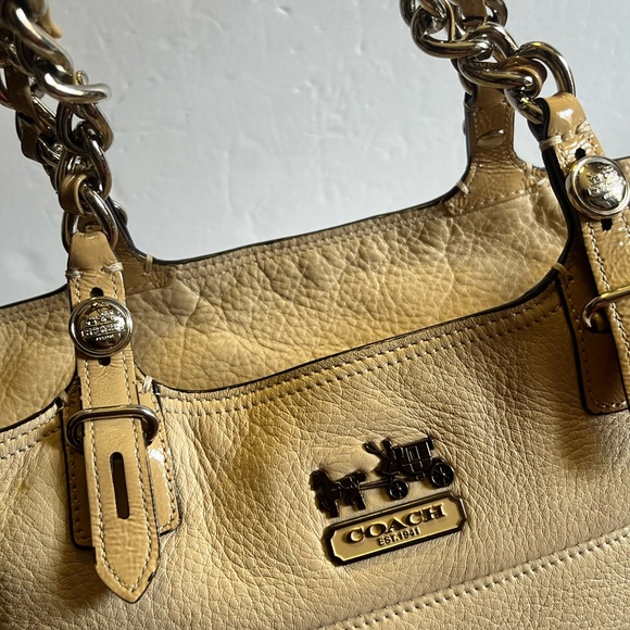 COACH pebbled leather Madison shoulder bag - Picture 3 of 12
